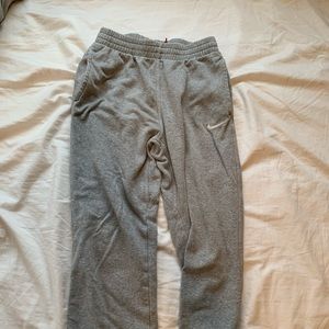 LIKE NEW NIKE grey sweatpants